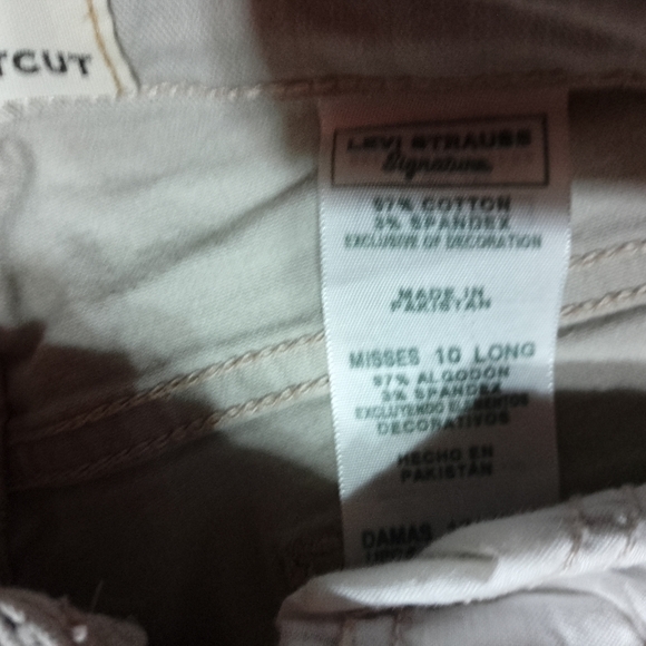 Levi Strauss Signature Low Rise Boot Cut Cream Stretch Jeans - Picture 3 of 5